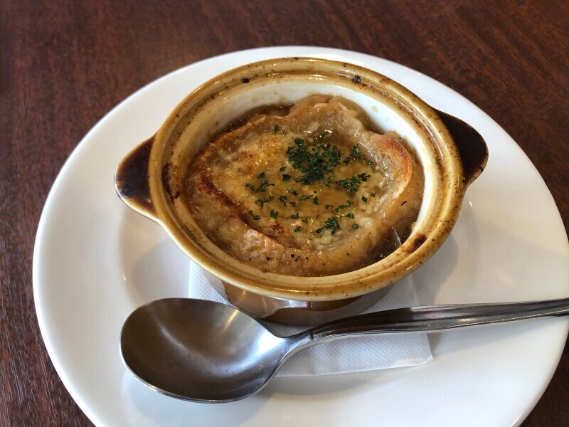 ロイヤルホストの「ロイヤルのオニオングラタンスープ」