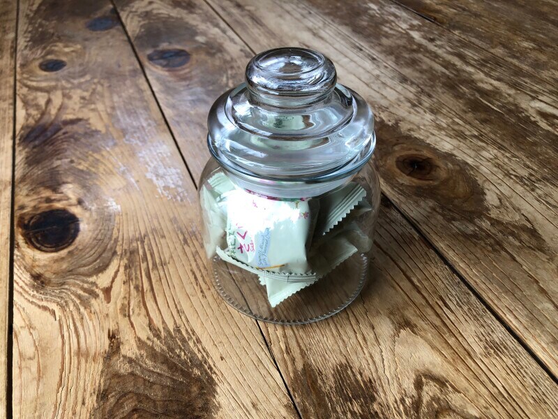 スタンダードプロダクツの「ガラスポット」にお菓子を入れておいてもおしゃれに見える