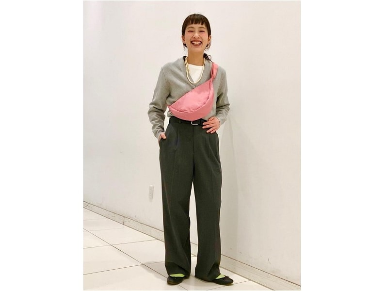 袖の長さにもゆとりがあり、アレンジしやすいのもメリットです　出典：StyleHint