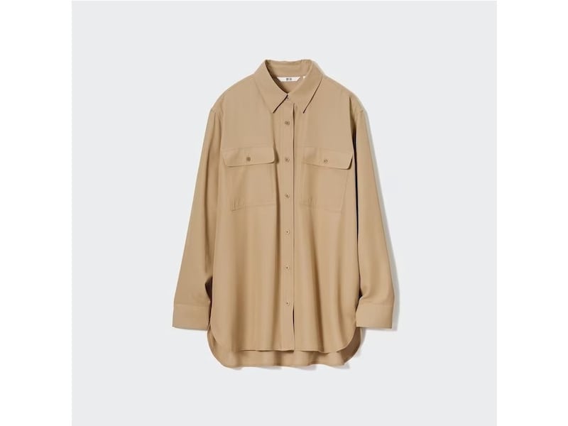ユニクロ UVカットシャツ 2990円(税込)