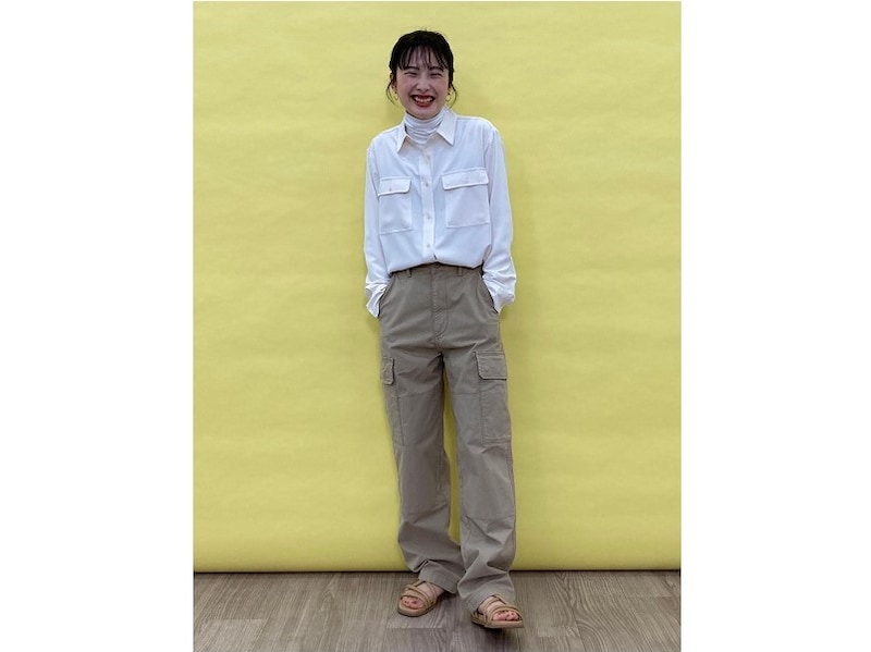 パンツと合わせるだけでもこなれて見えるダブルポケットのデザインが◎ 出典:StyleHint