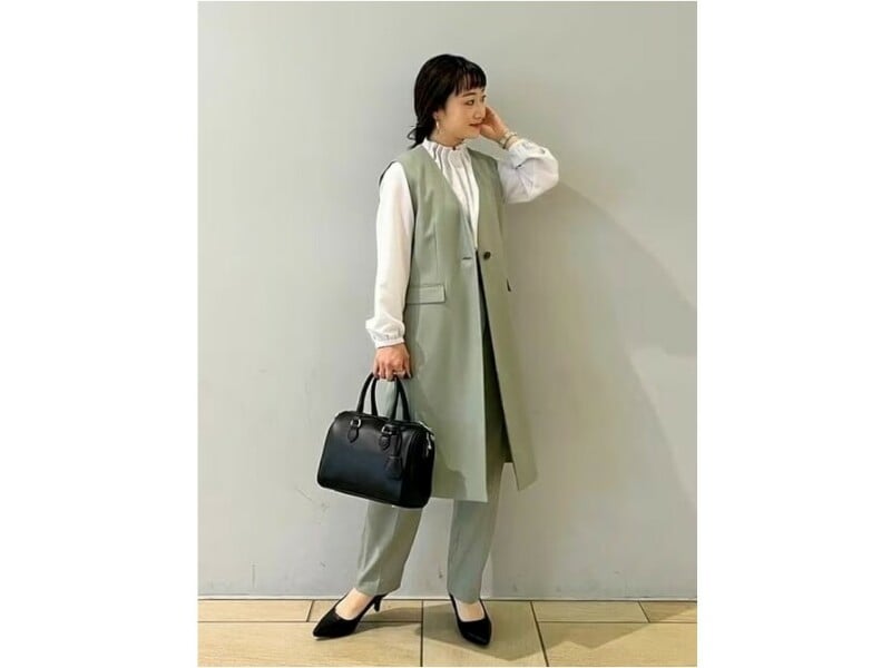 ライトグリーンの色味は春らしく入学式にぴったり　出典：WEAR