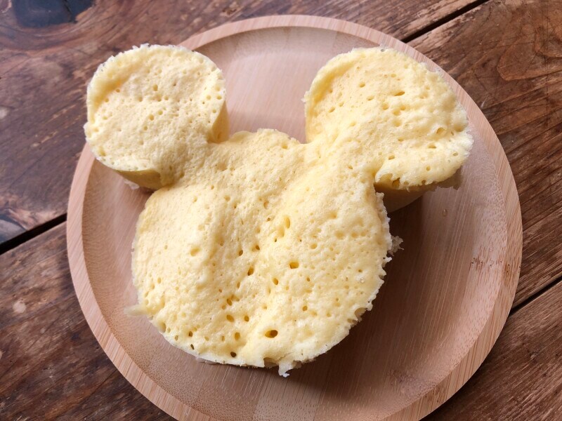 少々形が悪いけれど、ミッキーアイコンのホットケーキが完成