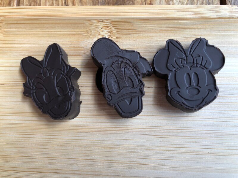 ダイソーの「くちどけブラックチョコレート」を活用