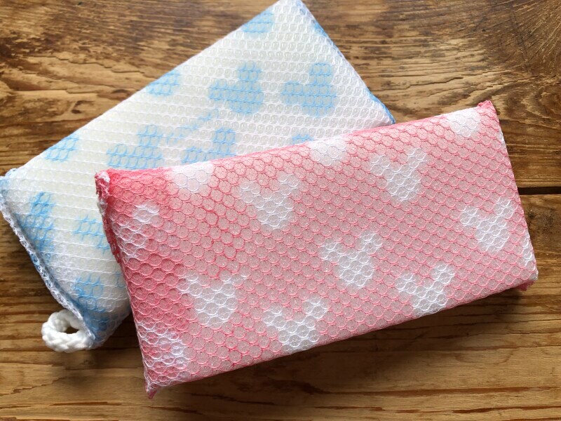 「プリントネットスポンジ」は可愛らしいミッキー柄