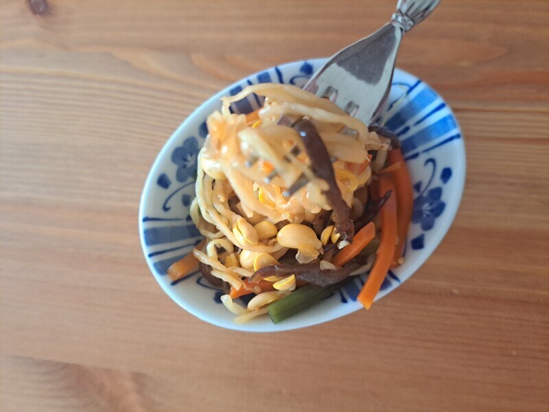 業務スーパーの「6種類の具材入りビビンバ」