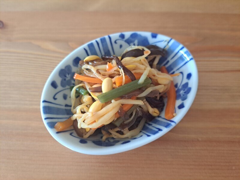 業務スーパーの「6種類の具材入りビビンバ」