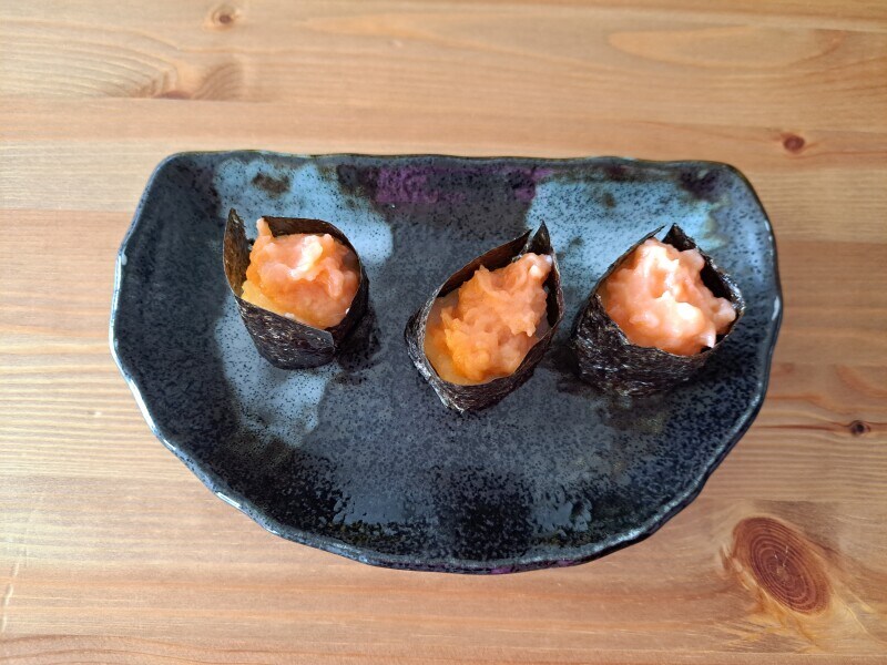 業務スーパーの「サーモンたたき」