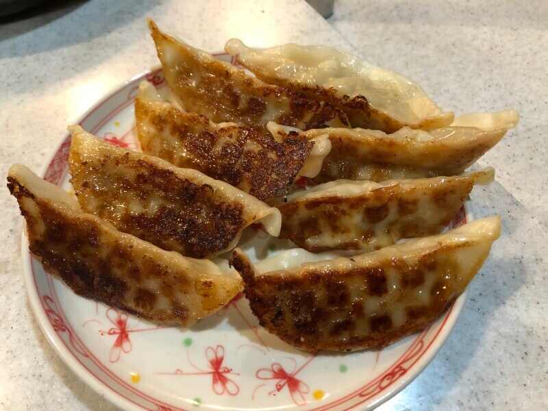 トップバリュの「シャキシャキ食感　野菜餃子」は皮が薄め