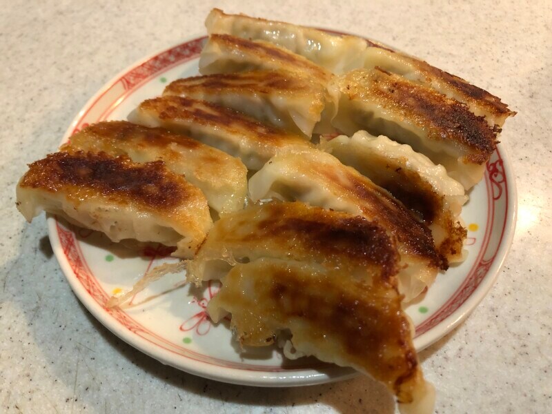 トップバリュの「ギョーザ」は皮のパリッとした食感がよい