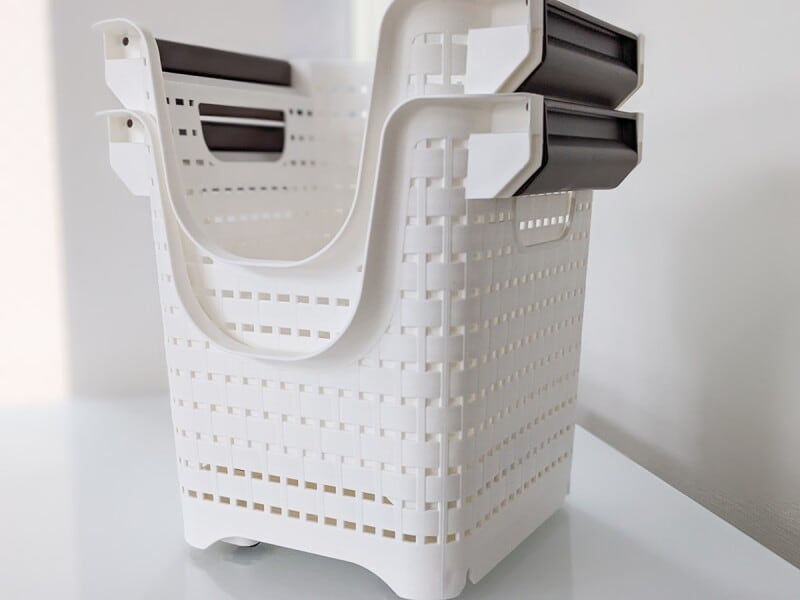 ダイソー　積み重ね収納バスケット