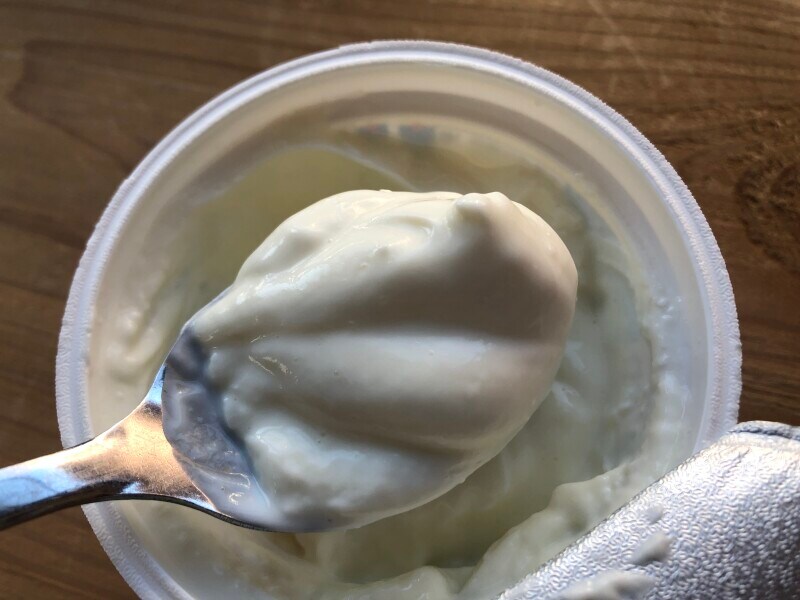 トップバリュの「ギリシャヨーグルト バニラ」はソフトクリームのような味