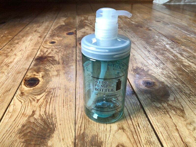 セリアの「広口ポンプボトル」
