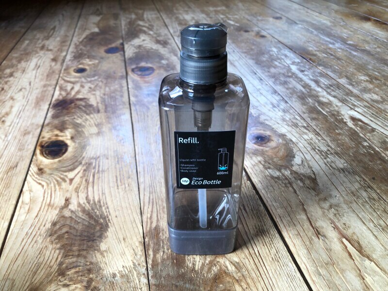 ダイソーの「残さず使えるエコボトル」