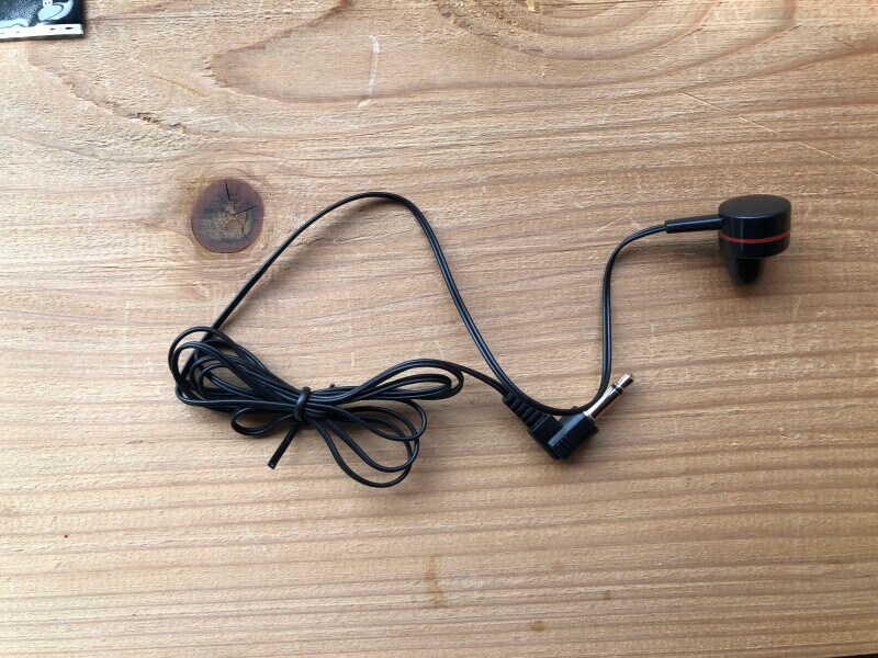 「ラジオイヤホン」はモノラルプラグ