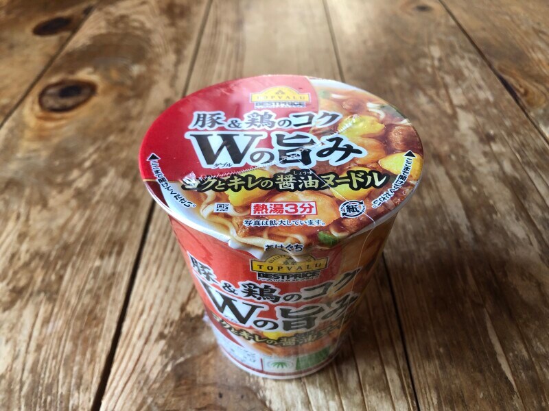 トップバリュの「豚&鶏のコク Wの旨み コクとキレの醤油ヌードル」