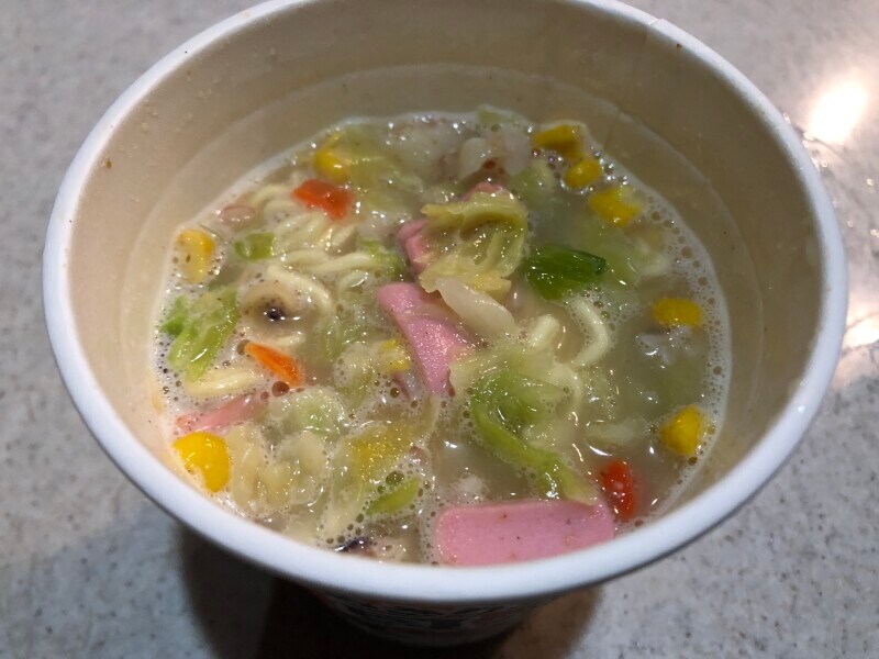 トップバリュの「コクのある海鮮ちゃんぽん 」は海鮮の風味が強め