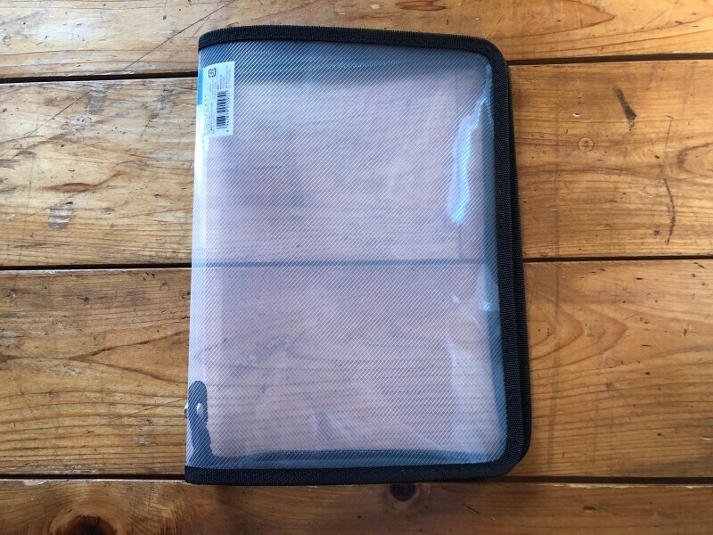 セリアの「ファスナーケース」