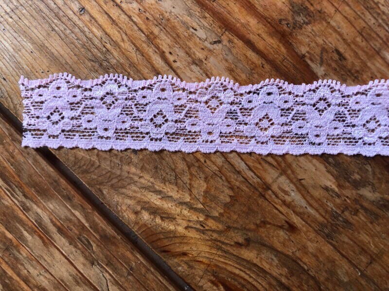 セリアの「エラスティックレースリボン」