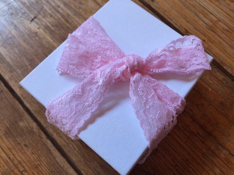 セリアの「エラスティックレースリボン」は柔らかい素材