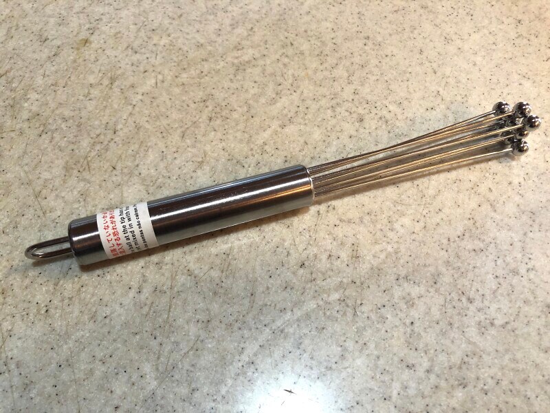 コンパクトに収納できるダイソーの「ステンレス泡立て器」
