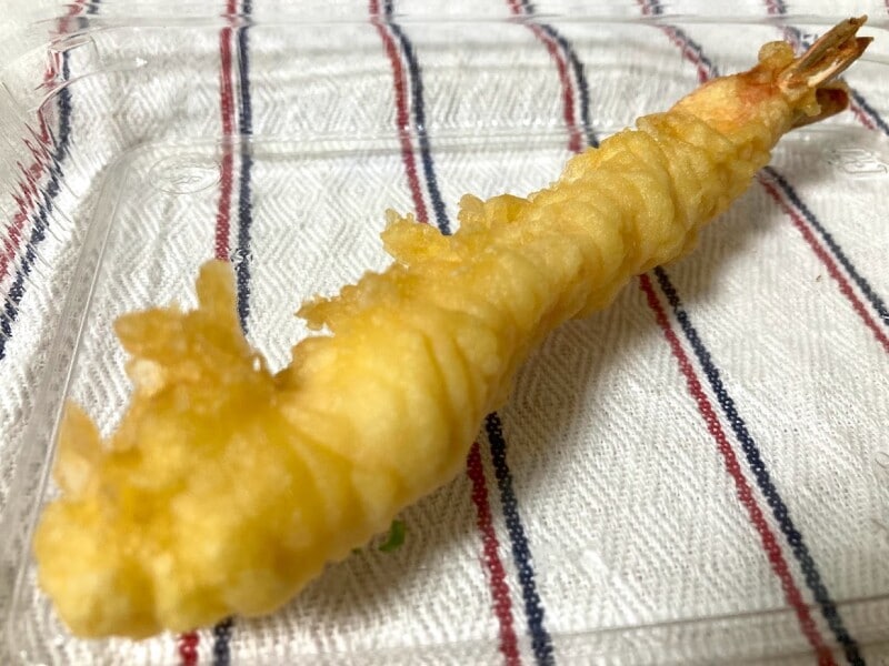 揚げたてはサクサク、つゆにつけるとふわふわになる衣