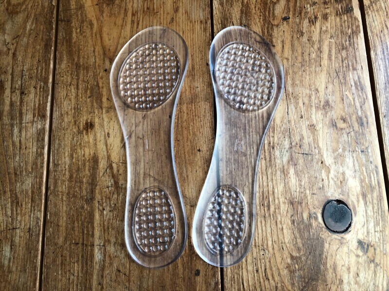 ダイソーの「ジェルインソール全体用」は匂いが気になったら洗うことができる