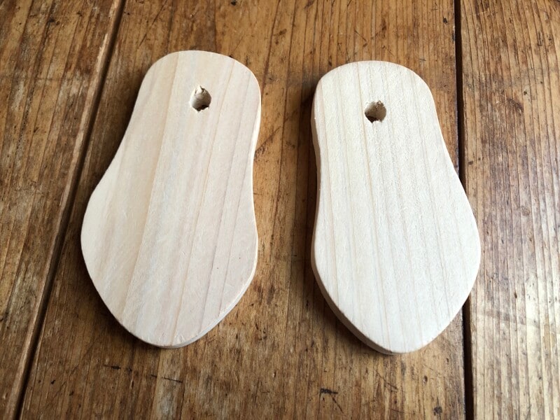 ダイソーの「ヒノキ消臭インソール」は靴をはいていない時に使用する