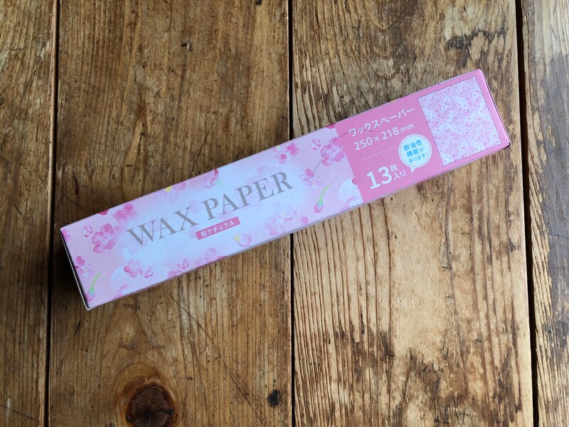 「セリアのワックスペーパー　桜ナチュラル」