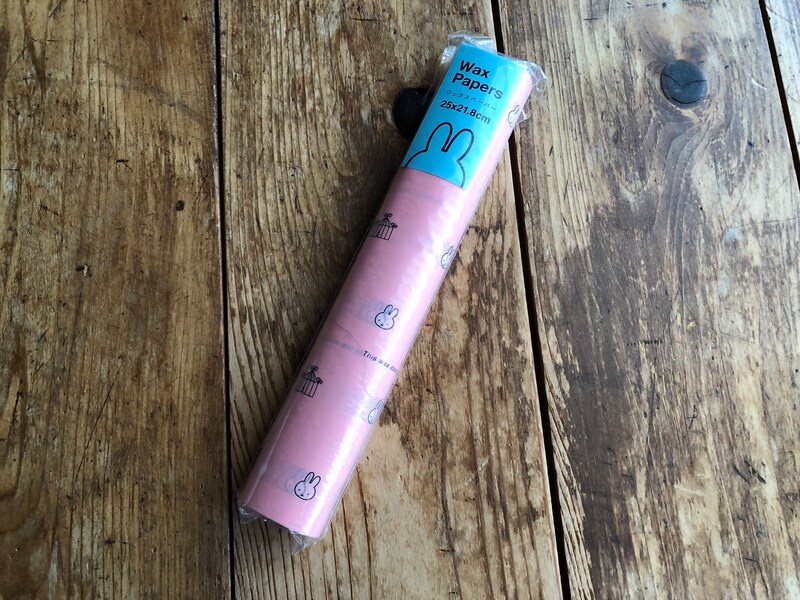 「ダイソーのワックスペーパー　ミッフィー」