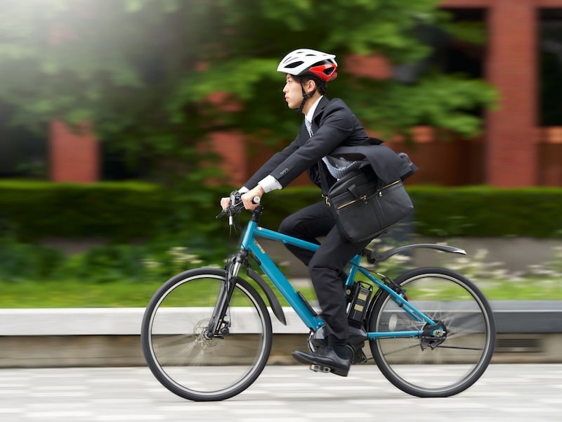 2023年4月1日から自転車利用者のヘルメット着用が努力義務化されます