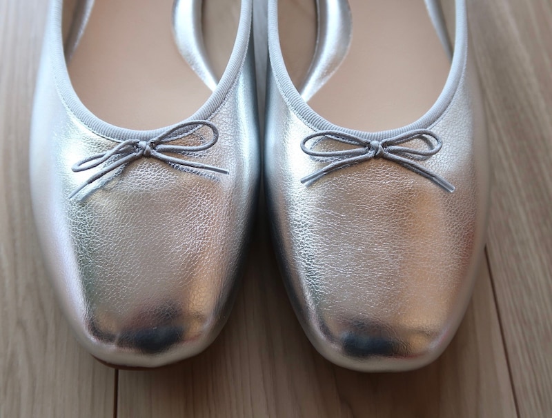 トゥの部分もしっかりしているため安心して履くことができます