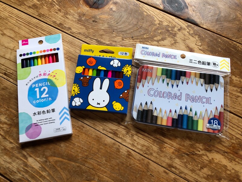 ダイソーの色鉛筆