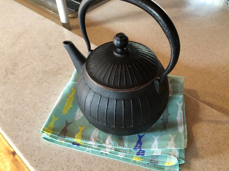 筆者は鉄瓶置きとして使用