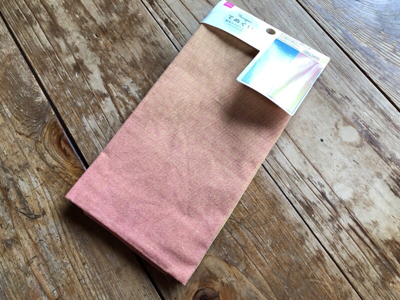 ダイソーの「てぬぐい 無地グラデーション」