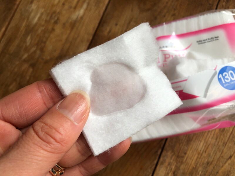 ダイソーの「コットンパフ　カットタイプ」は化粧水がよく染み込む