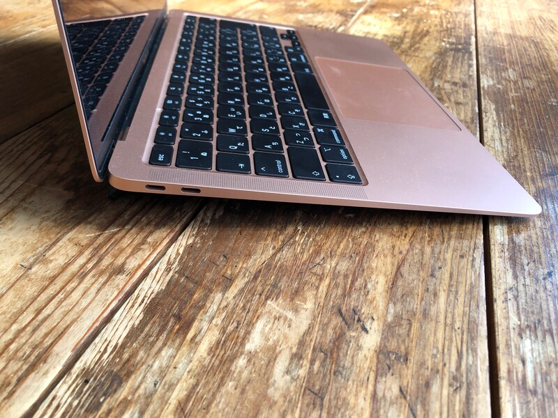 セリアで買える「ノートPC用放熱スタンド」を使ってみた時の角度