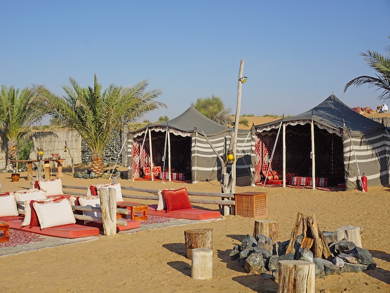 砂漠キャンプでの朝食