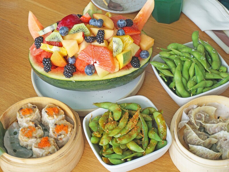 オーラ・スカイプールの料理