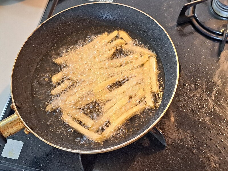 業務スーパーの「フライドポテト(シューストリングカット)」