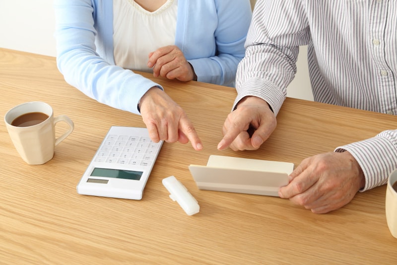 妻が65歳になり、年金が減額されてしまった……減額分は妻に支給される?