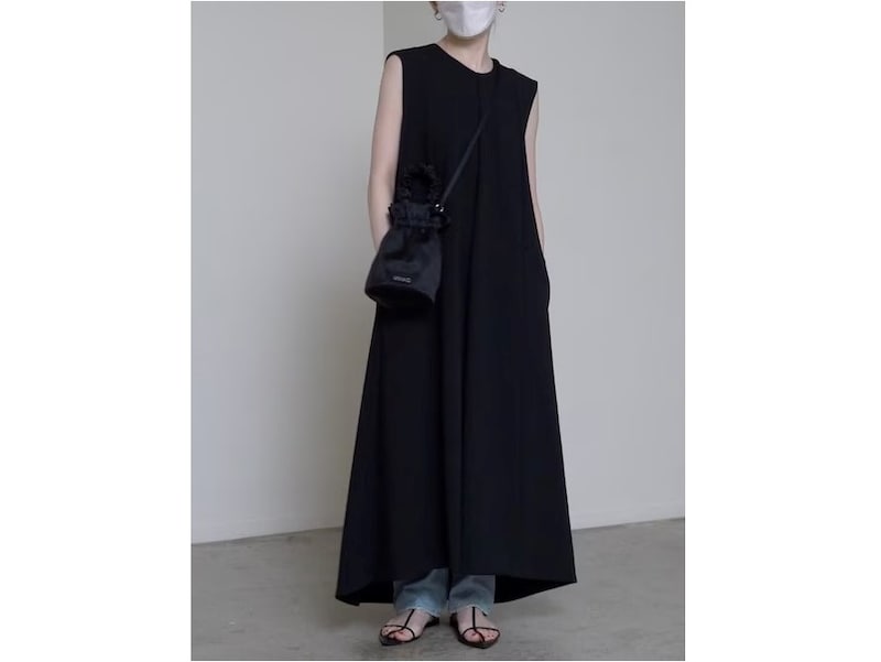 ゆったりとしたAラインワンピースは体型を選ばず合わせやすいのも◎　出典：WEAR