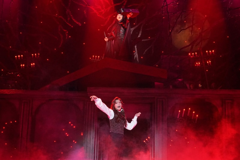 『CROSS ROAD～悪魔のヴァイオリニスト　パガニーニ』写真提供：東宝演劇部