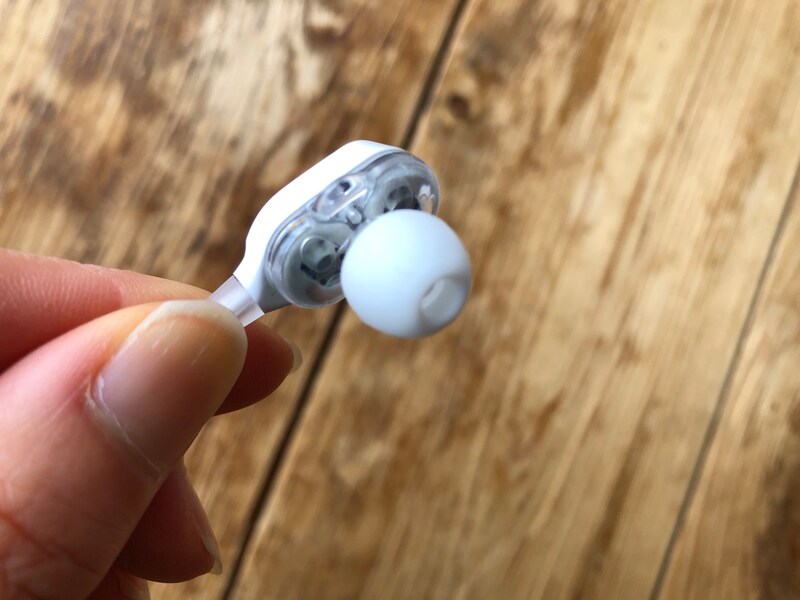 キャンドゥのイヤホン「高音質デュアルドライバー　イヤホン」は2つのスピーカー搭載