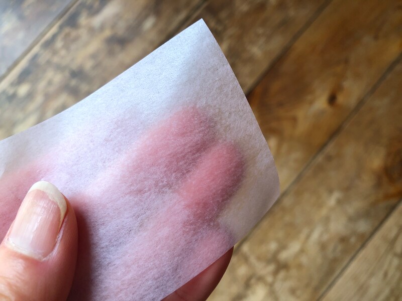 ダイソーの「あぶらとり紙　3カラー」は皮脂をしっかり吸収
