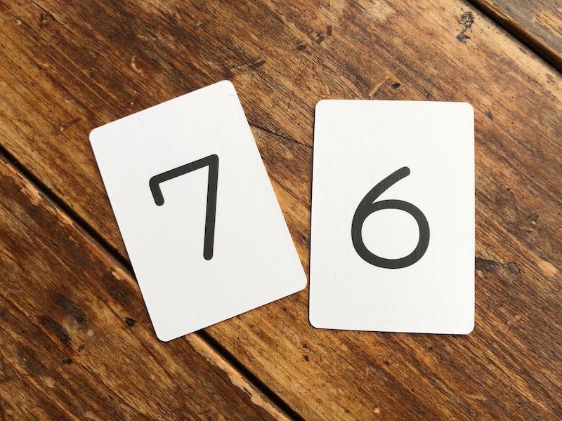 裏側には数字が書かれている