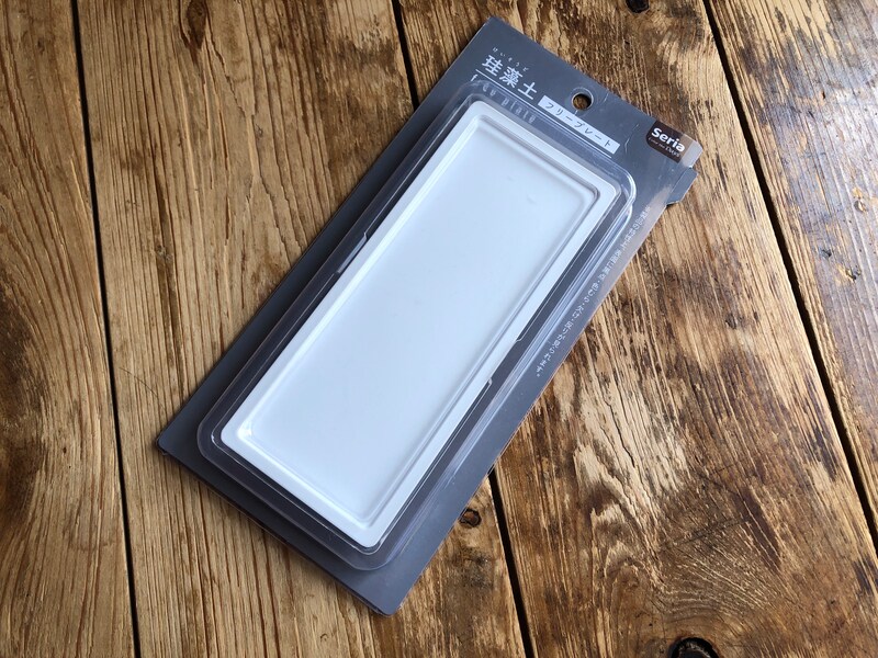 セリアの「珪藻土フリープレート」