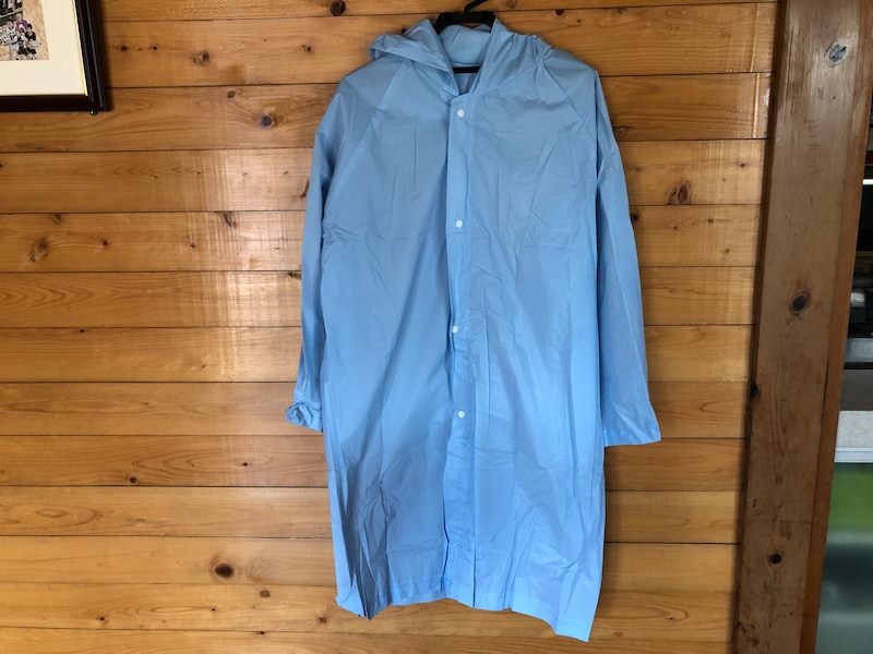 100均のカッパ、セリアの「レインコート　男女兼用　大人用」のイメージ