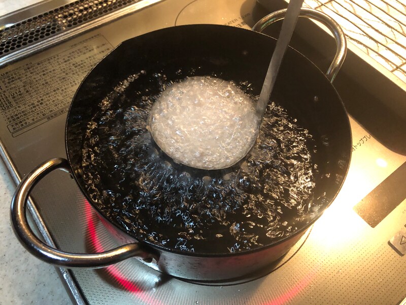 ダイソーの「かき揚げリング」に具材を入れてみる