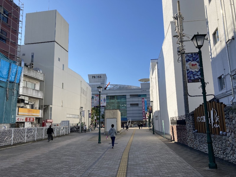 大和駅東側遊歩道